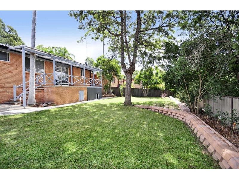 4 Wyera Crescent, Carey Bay NSW 2283