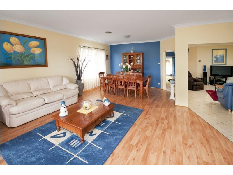 17 Haslemere Crescent, Buttaba NSW 2283