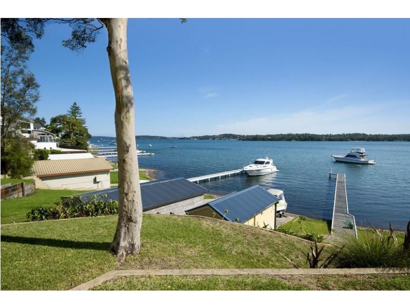 57 Coal Point Road, Coal Point NSW 2283