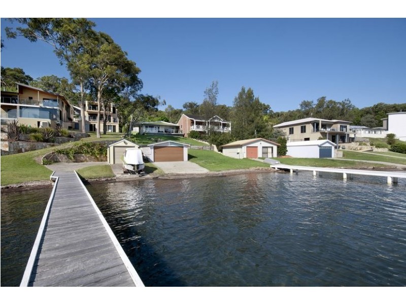57 Coal Point Road, Coal Point NSW 2283