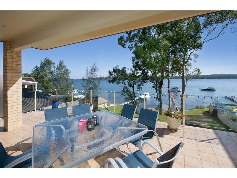 57 Coal Point Road, Coal Point NSW 2283