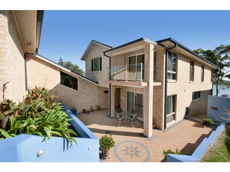 57 Coal Point Road, Coal Point NSW 2283