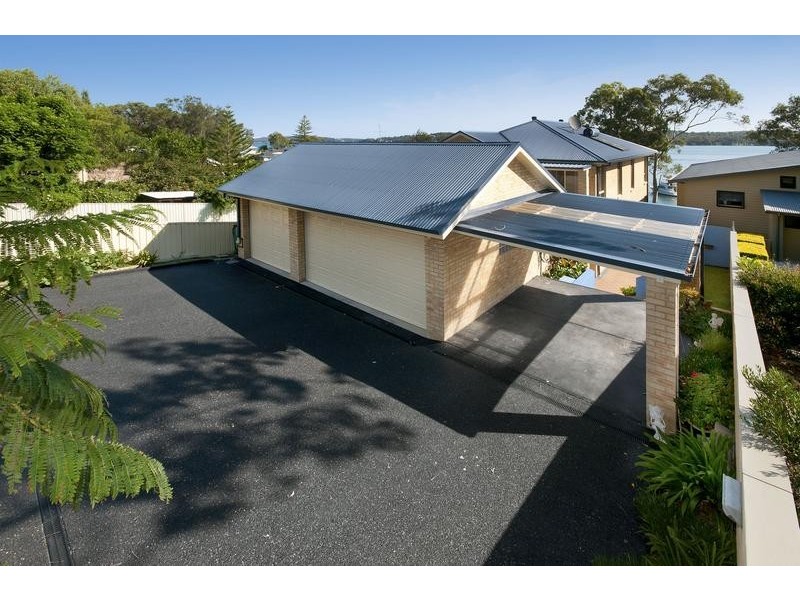 57 Coal Point Road, Coal Point NSW 2283