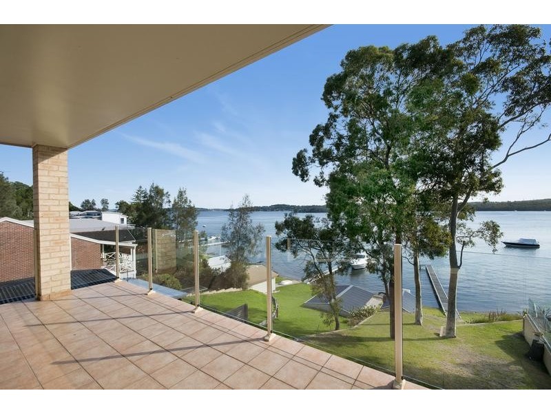 57 Coal Point Road, Coal Point NSW 2283