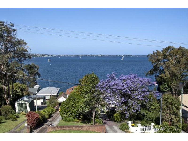 99 Skye Point Road, Coal Point NSW 2283