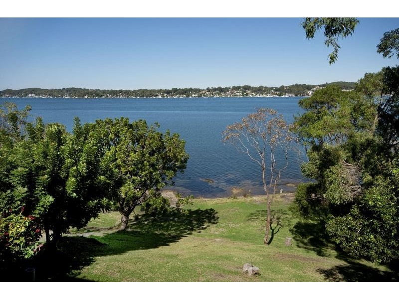 36 Macquarie Street, Bolton Point NSW 2283
