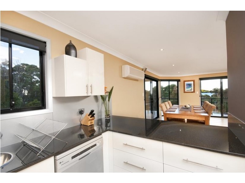 10 Lorron Close, Coal Point NSW 2283