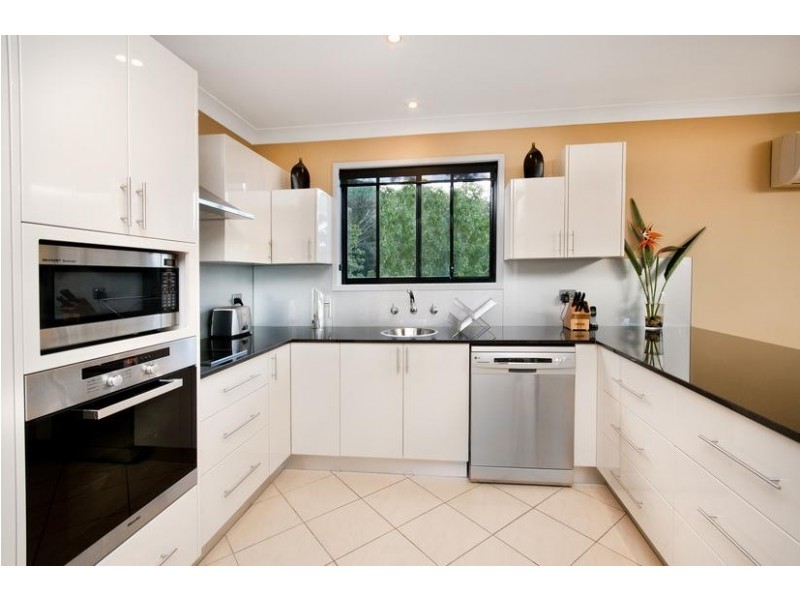 10 Lorron Close, Coal Point NSW 2283