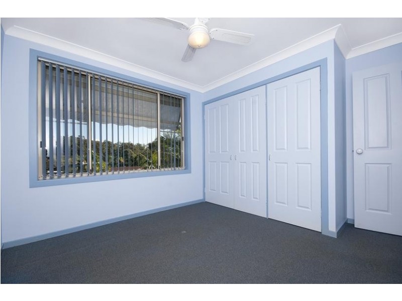 2/2 Lipton Close, Woodrising NSW 2284