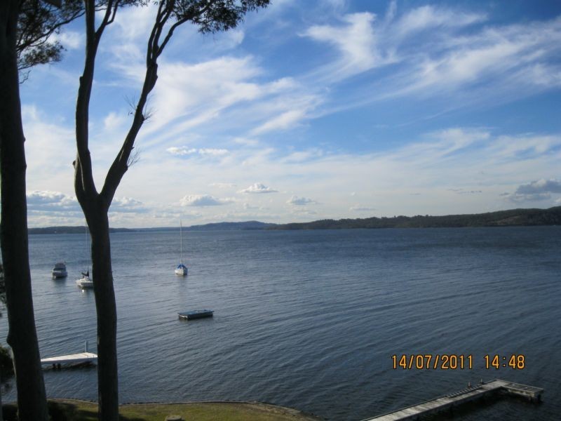 11 Robey Crs, Coal Point NSW 2283