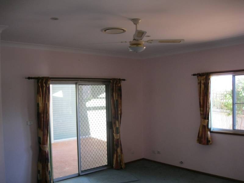 194 Bay Road, Bolton Point NSW 2283