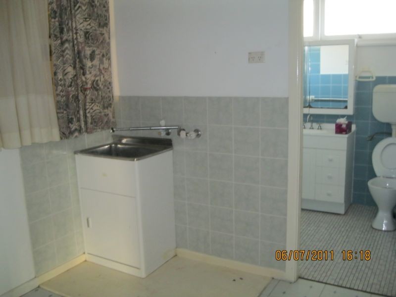 2A Fallside Street, Fishing Point NSW 2283