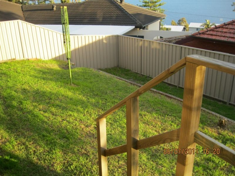 2A Fallside Street, Fishing Point NSW 2283
