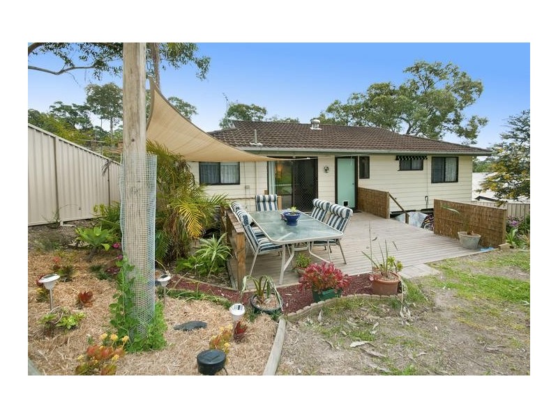 17 Southern Cross Drive, Woodrising NSW 2284