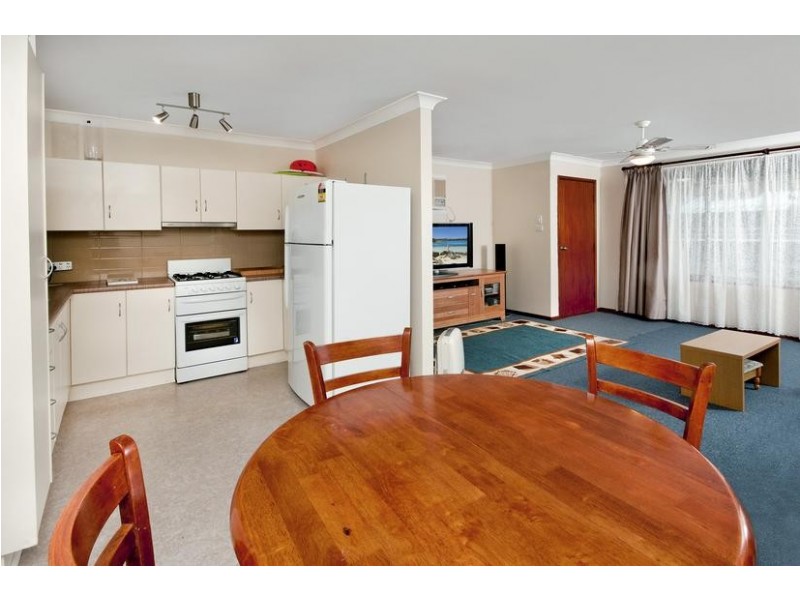 17 Southern Cross Drive, Woodrising NSW 2284