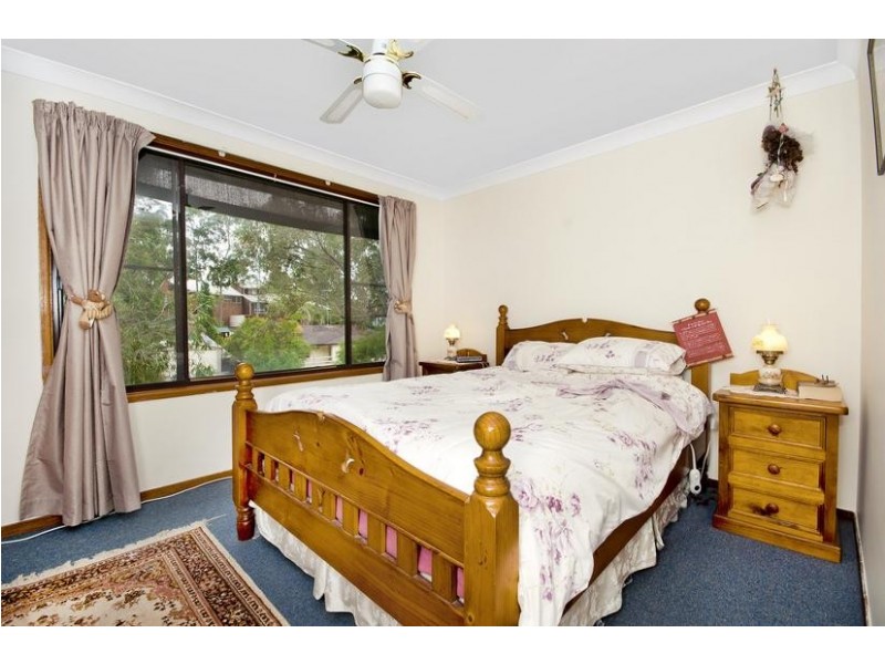 17 Southern Cross Drive, Woodrising NSW 2284