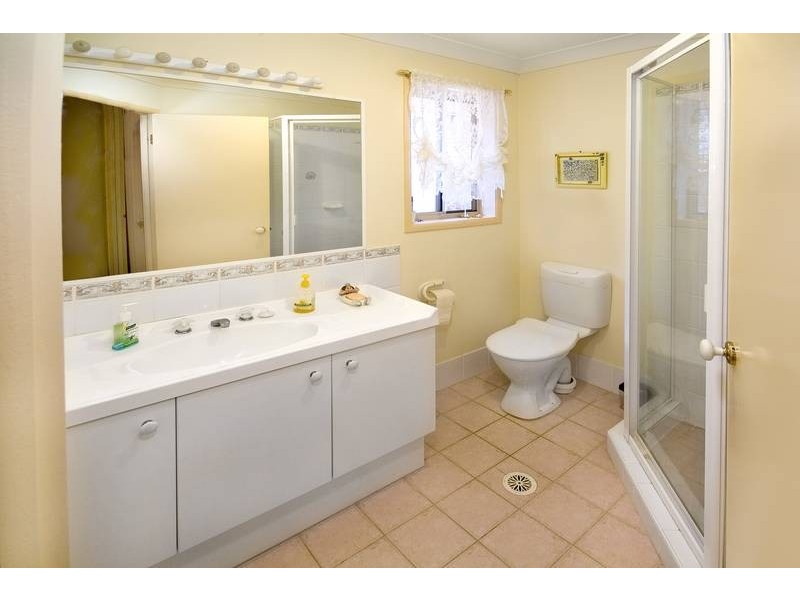 8 Claret Ash Close, Toronto NSW 2283