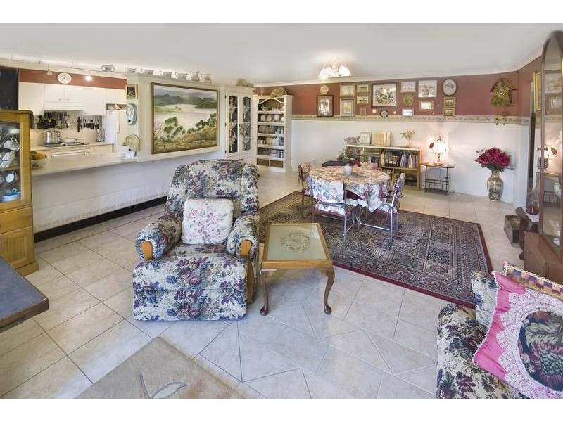 8 Claret Ash Close, Toronto NSW 2283