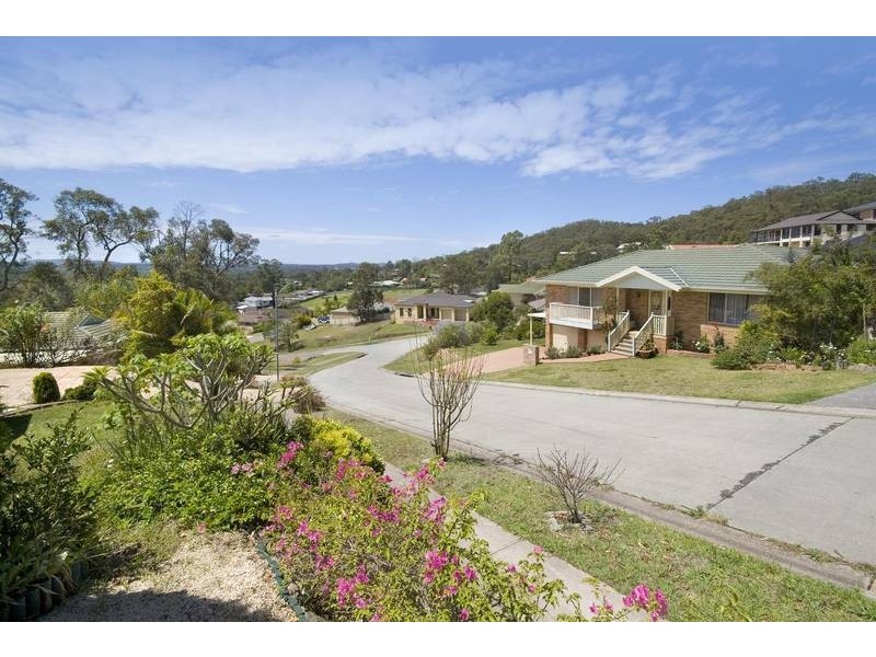 8 Claret Ash Close, Toronto NSW 2283