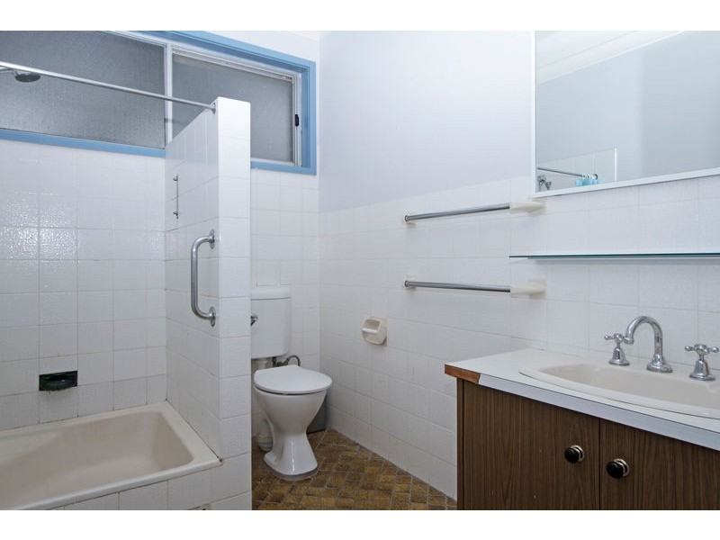 7 Moore Street, Toronto NSW 2283