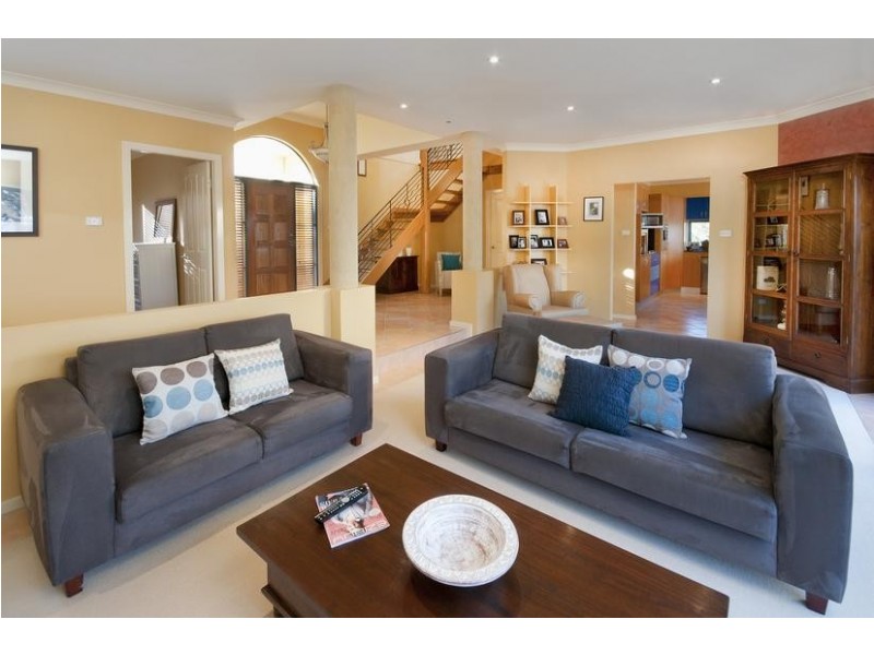 12a Macquarie Street, Bolton Point NSW 2283