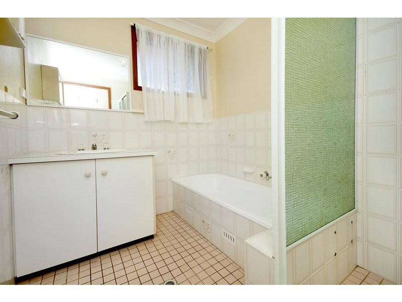 9 Muswellbrook Crescent, Booragul NSW 2284