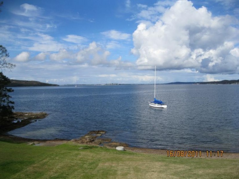12 Macquarie Street, Bolton Point NSW 2283
