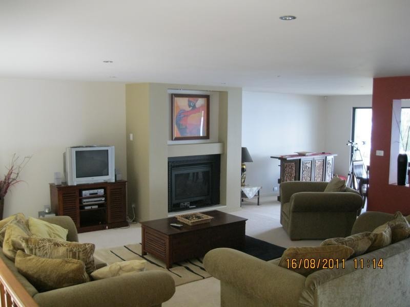 12 Macquarie Street, Bolton Point NSW 2283