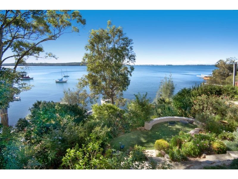 204 Skye Point Road, Coal Point NSW 2283