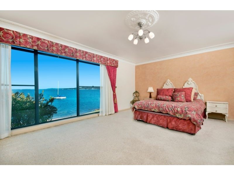 12 Macquarie Street, Bolton Point NSW 2283