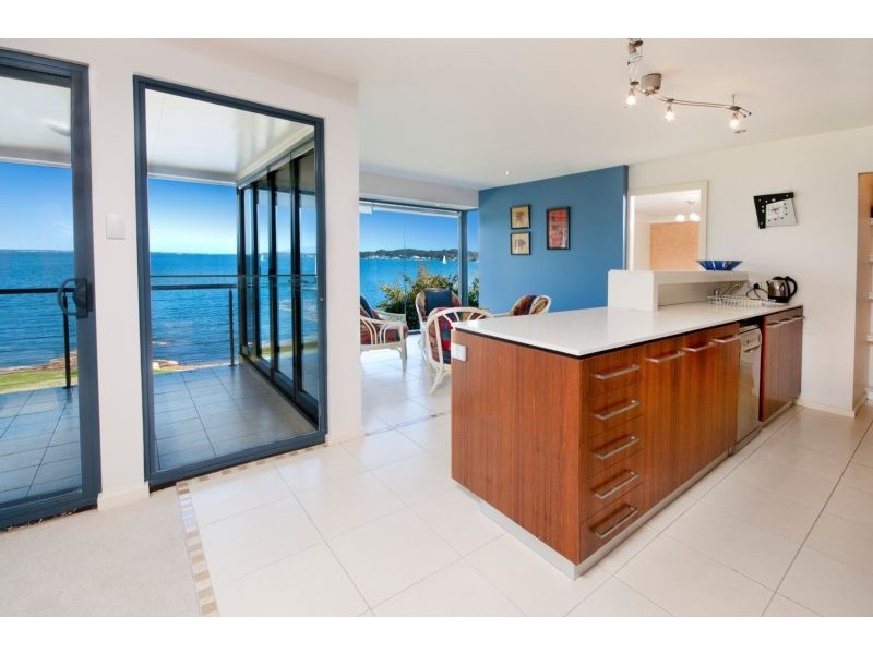 12 Macquarie Street, Bolton Point NSW 2283