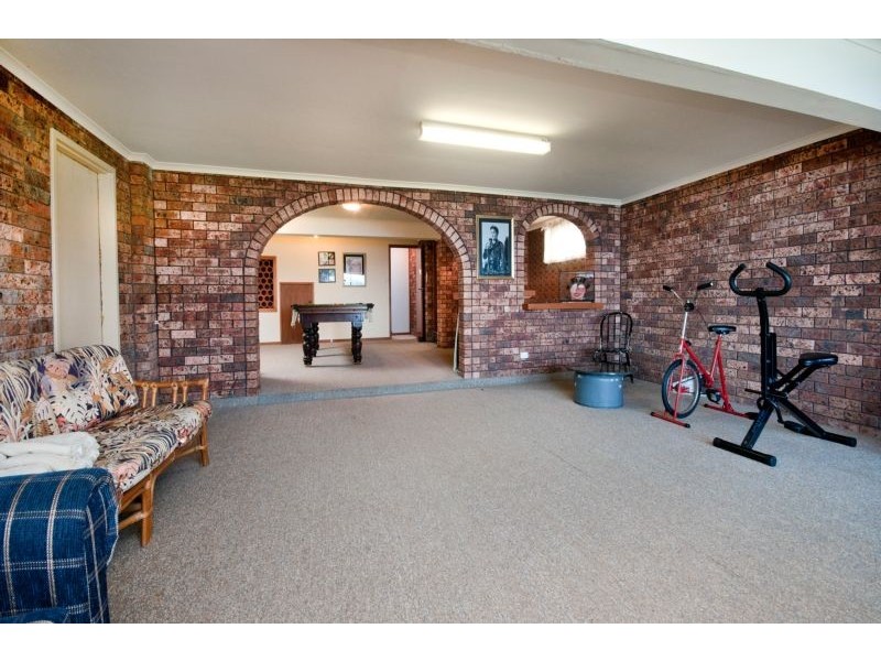 12 Macquarie Street, Bolton Point NSW 2283