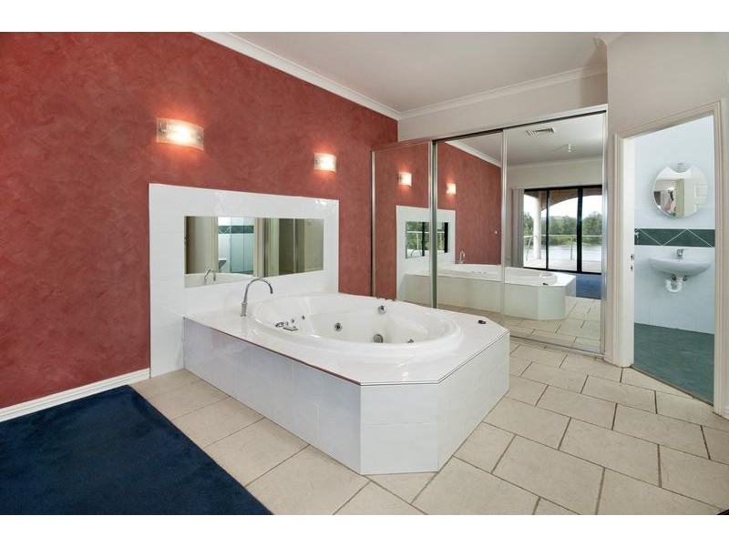 1 Fig Tree Lane, Fennell Bay NSW 2283