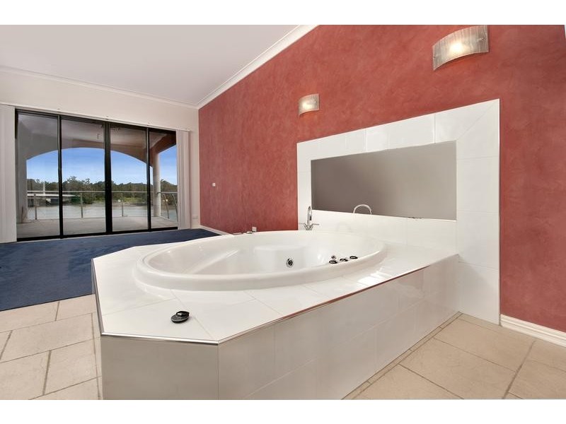 1 Fig Tree Lane, Fennell Bay NSW 2283