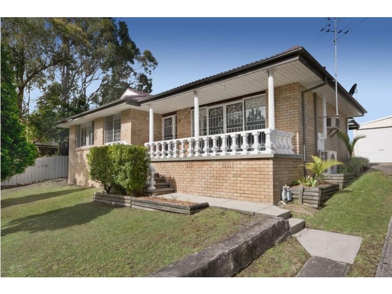 8 Goldsmith Avenue, Fennell Bay NSW 2283