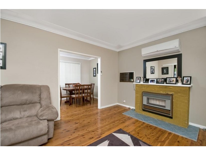 8 Goldsmith Avenue, Fennell Bay NSW 2283