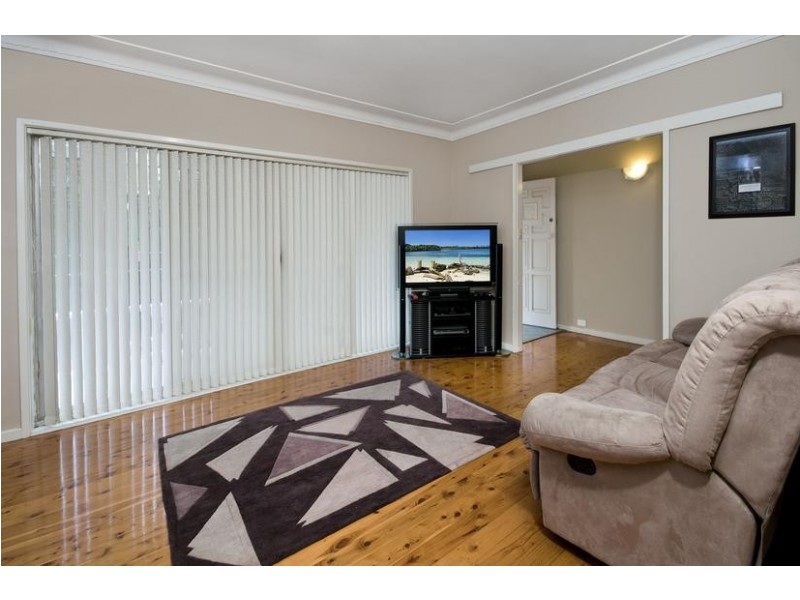 8 Goldsmith Avenue, Fennell Bay NSW 2283