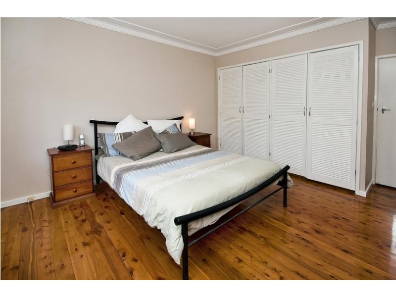 8 Goldsmith Avenue, Fennell Bay NSW 2283