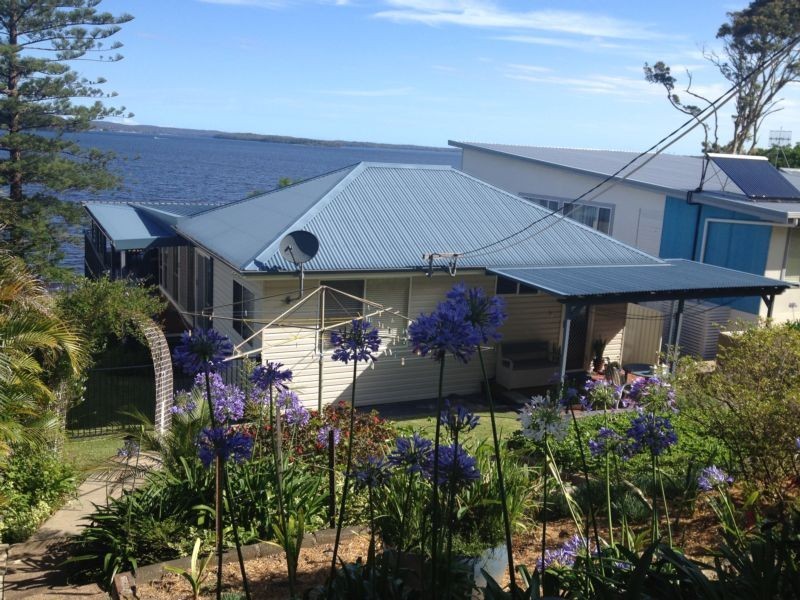 72 Beach Road, Wangi Wangi NSW 2267