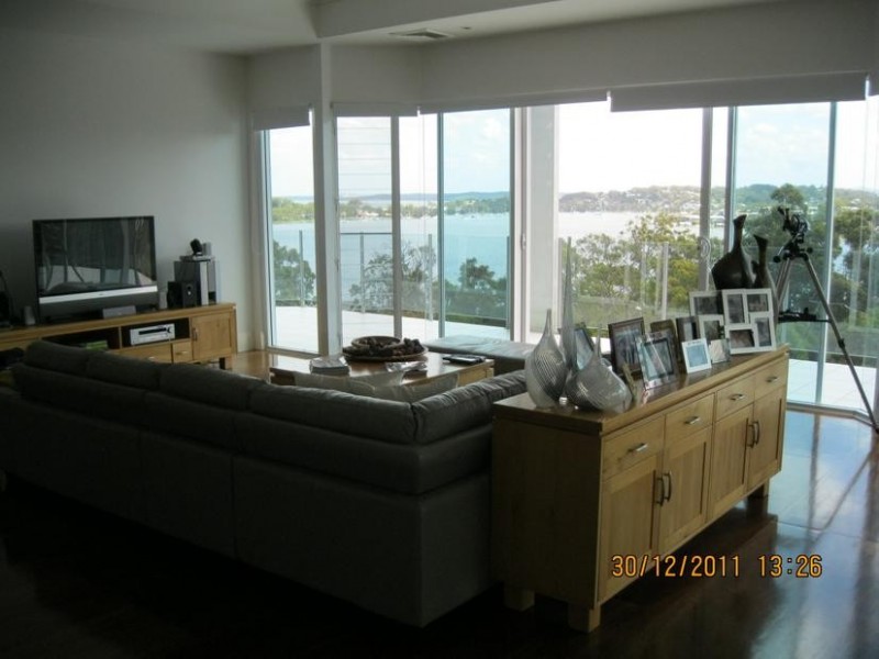 76 Sunlight Parade, Fishing Point NSW 2283