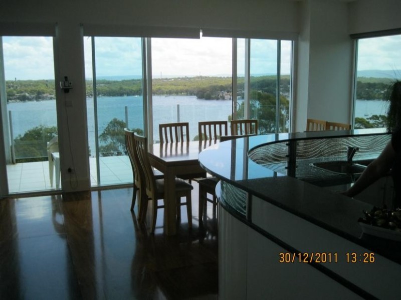 76 Sunlight Parade, Fishing Point NSW 2283