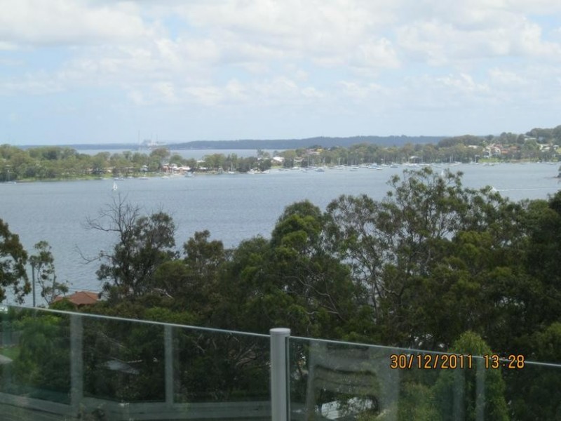76 Sunlight Parade, Fishing Point NSW 2283