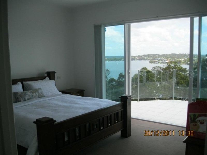 76 Sunlight Parade, Fishing Point NSW 2283