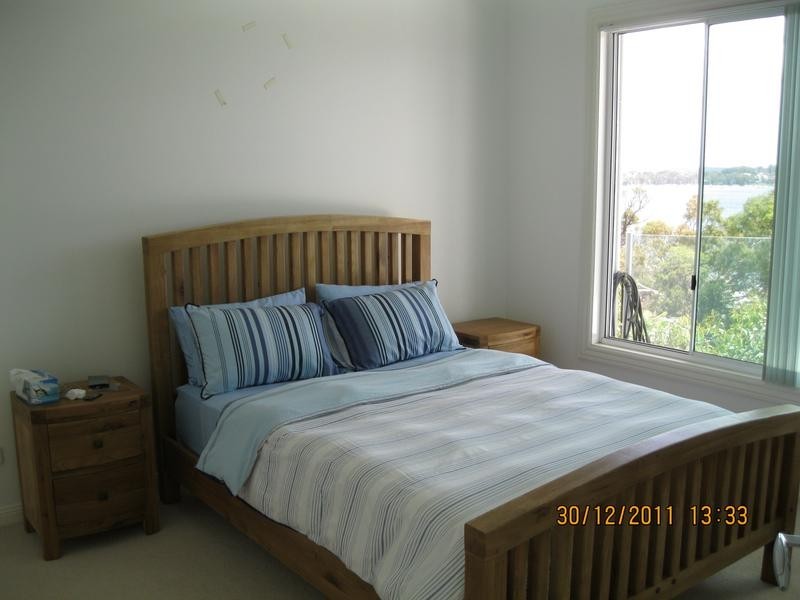76 Sunlight Parade, Fishing Point NSW 2283
