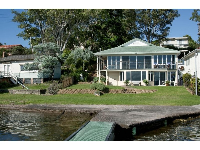 8 Yaringa Lane, Carey Bay NSW 2283