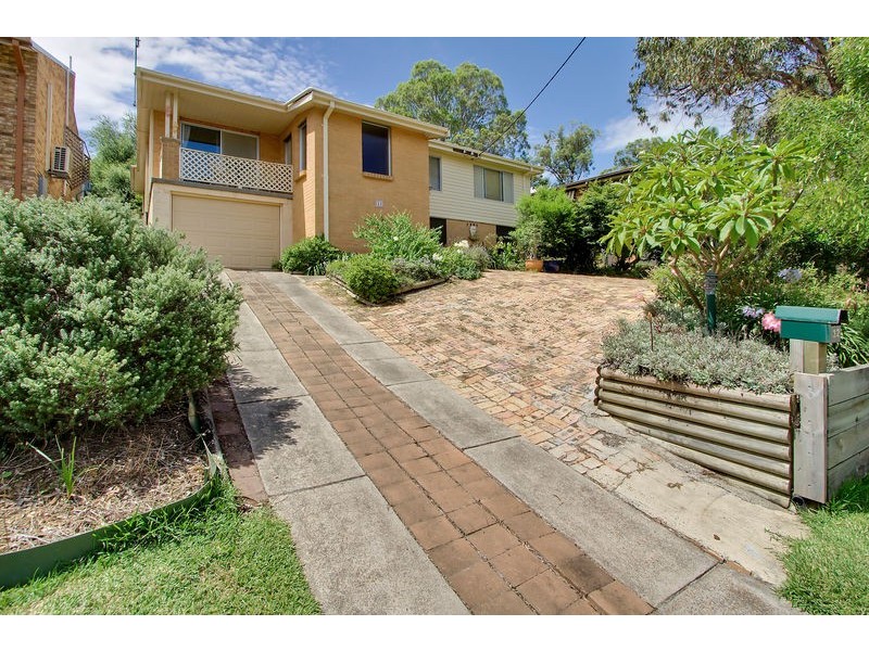 32 Roy Avenue, Bolton Point NSW 2283