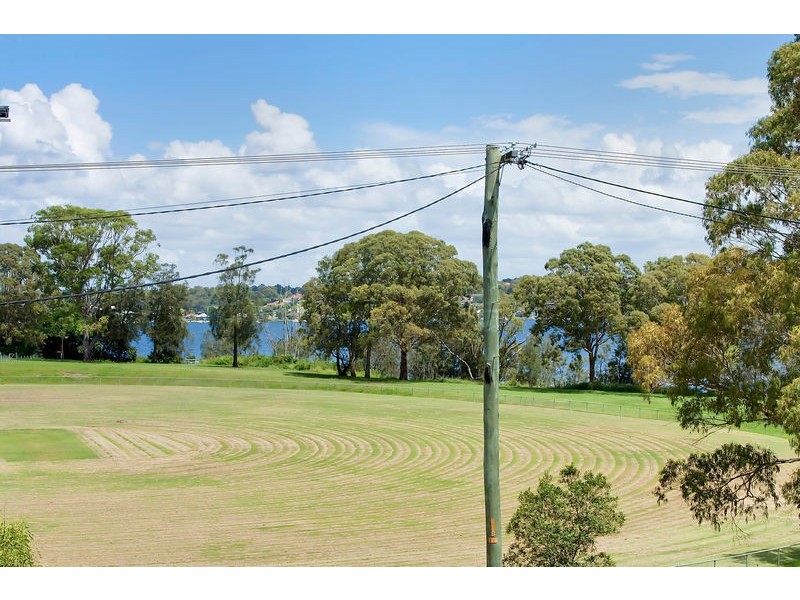 32 Roy Avenue, Bolton Point NSW 2283