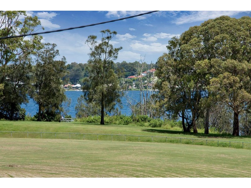 32 Roy Avenue, Bolton Point NSW 2283
