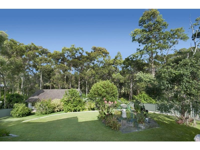 13 Barina Avenue, Kilaben Bay NSW 2283