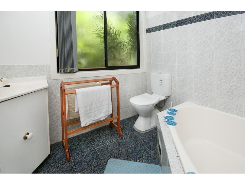 13 Barina Avenue, Kilaben Bay NSW 2283